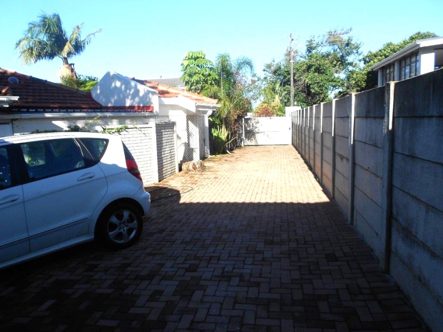 2 Bedroom Property for Sale in Bonza Bay Eastern Cape